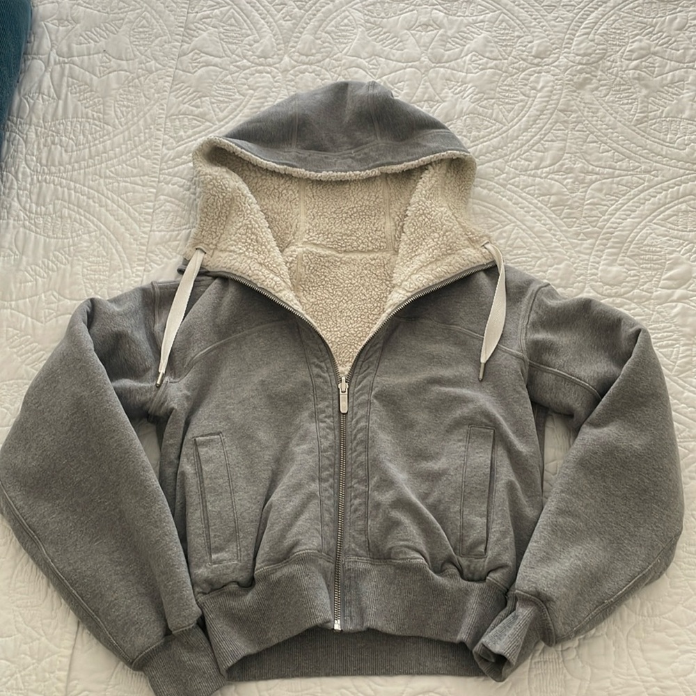 Lululemon Short Sweet Sherpa Jacket Grey Light Ivory Fleece Reversible